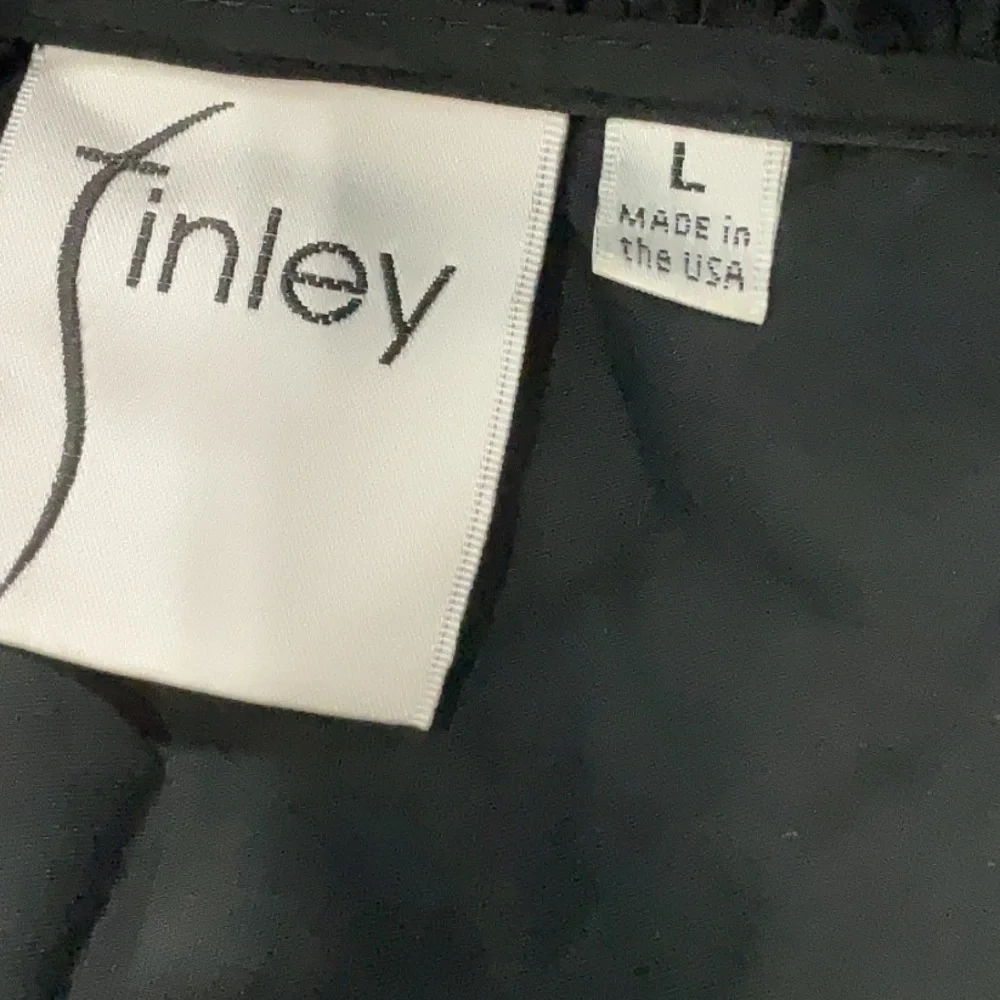 FINLEY Byrdee Sleeveless Silky Poplin Black Ruffled Top Black Size Large - Picture 6 of 9